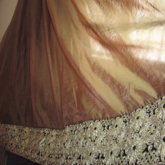 Ethereal Brown Afghan dress - Picture 4 of 4